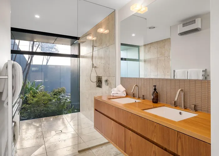 Cedar House By Sotheby's Luxury Homes *