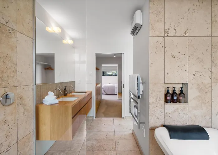 Cedar House By Sotheby's Luxury Homes *