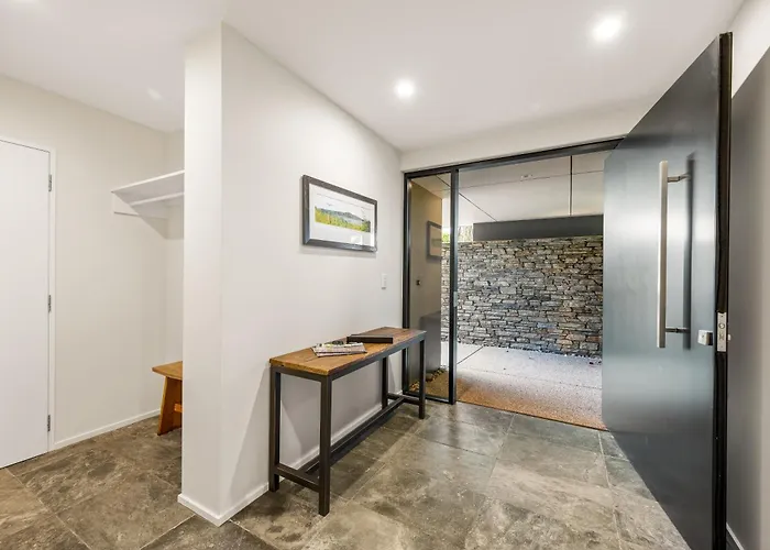 Cedar House By Sotheby's Luxury Homes * Wanaka
