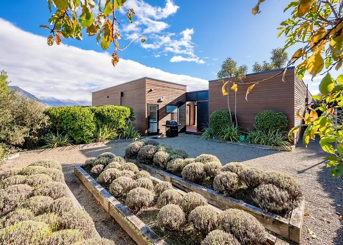 Cedar House By Sotheby's Luxury Homes *